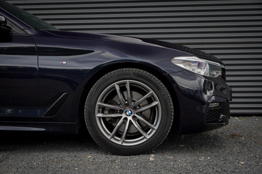 BMW 5 Serie Touring 520i High Executive Edition / M-Sport / Pano / Trekhaak
