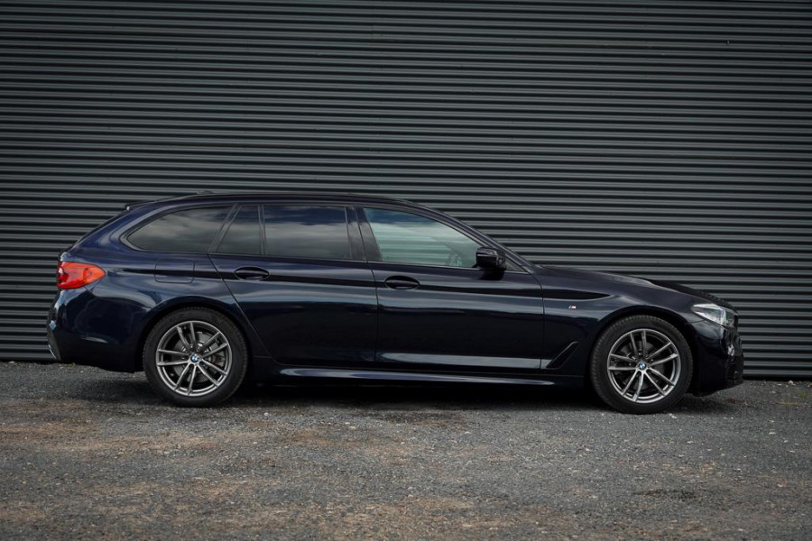 BMW 5 Serie Touring 520i High Executive Edition / M-Sport / Pano / Trekhaak