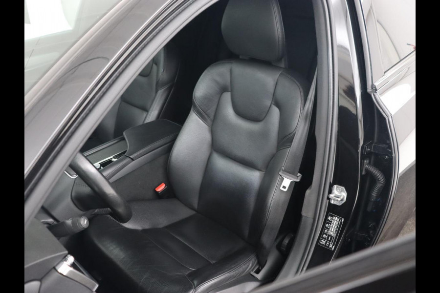 Volvo V90 2.0 D3 Momentum | Leder | Stoelverwarming | Carplay | Adaptive cruise | Navigatie | 20'' | Dodehoek detectie | Full LED | Parkeerhulp | Digital Cockpit