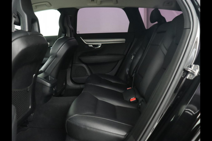 Volvo V90 2.0 D3 Momentum | Leder | Stoelverwarming | Carplay | Adaptive cruise | Navigatie | 20'' | Dodehoek detectie | Full LED | Parkeerhulp | Digital Cockpit