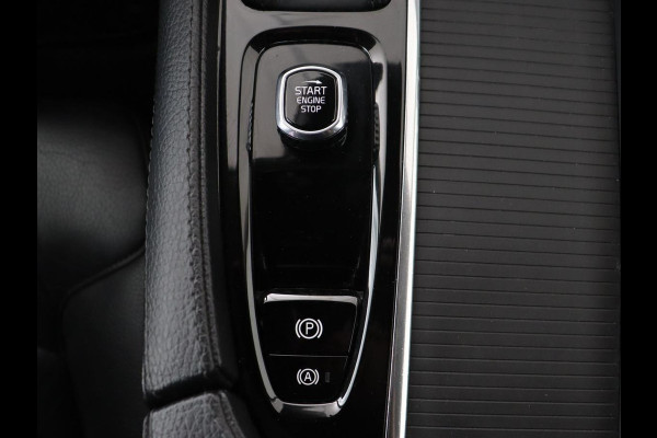 Volvo V90 2.0 D3 Momentum | Leder | Stoelverwarming | Carplay | Adaptive cruise | Navigatie | 20'' | Dodehoek detectie | Full LED | Parkeerhulp | Digital Cockpit
