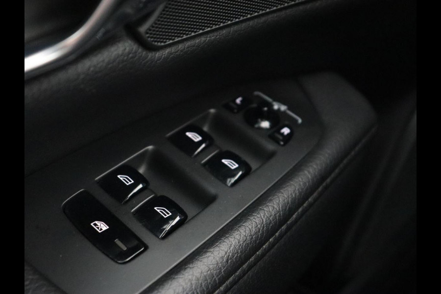Volvo V90 2.0 D3 Momentum | Leder | Stoelverwarming | Carplay | Adaptive cruise | Navigatie | 20'' | Dodehoek detectie | Full LED | Parkeerhulp | Digital Cockpit