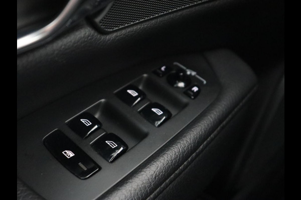 Volvo V90 2.0 D3 Momentum | Leder | Stoelverwarming | Carplay | Adaptive cruise | Navigatie | 20'' | Dodehoek detectie | Full LED | Parkeerhulp | Digital Cockpit