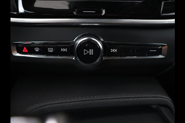 Volvo V90 2.0 D3 Momentum | Leder | Stoelverwarming | Carplay | Adaptive cruise | Navigatie | 20'' | Dodehoek detectie | Full LED | Parkeerhulp | Digital Cockpit