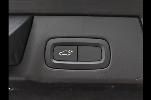 Volvo V90 2.0 D3 Momentum | Leder | Stoelverwarming | Carplay | Adaptive cruise | Navigatie | 20'' | Dodehoek detectie | Full LED | Parkeerhulp | Digital Cockpit