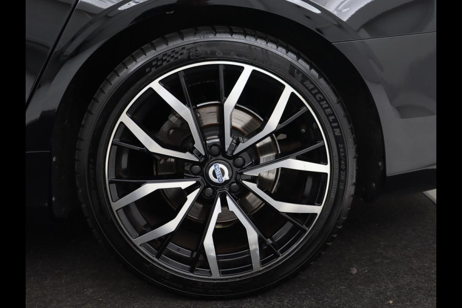 Volvo V90 2.0 D3 Momentum | Leder | Stoelverwarming | Carplay | Adaptive cruise | Navigatie | 20'' | Dodehoek detectie | Full LED | Parkeerhulp | Digital Cockpit