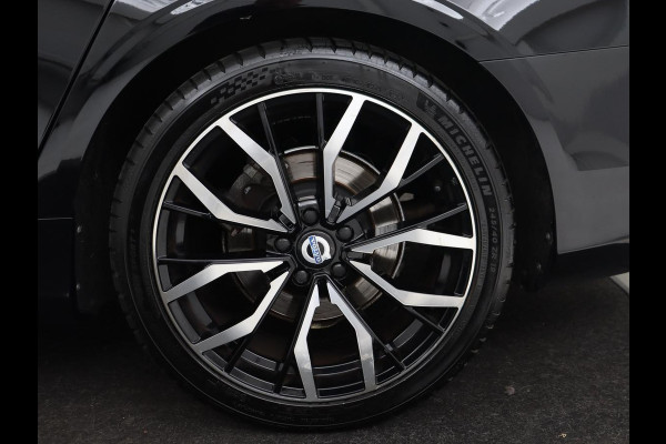 Volvo V90 2.0 D3 Momentum | Leder | Stoelverwarming | Carplay | Adaptive cruise | Navigatie | 20'' | Dodehoek detectie | Full LED | Parkeerhulp | Digital Cockpit