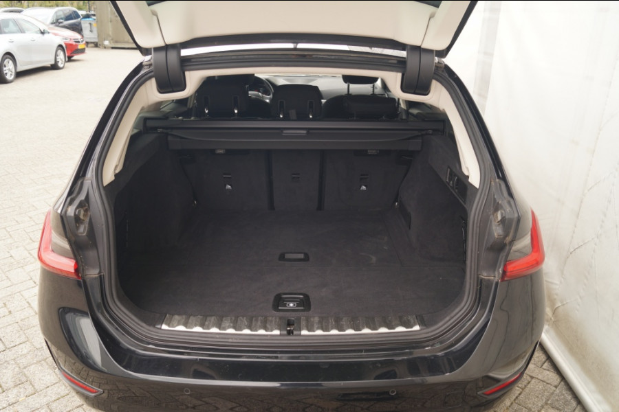 BMW 3 Serie Touring 318d Automaat Executive -NAVI-ECC-