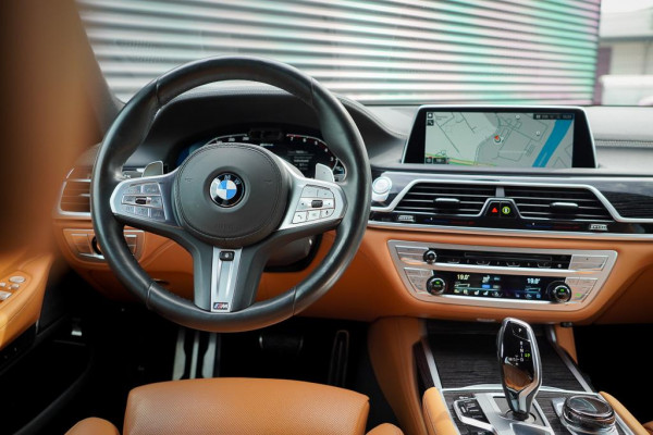 BMW 7 Serie 745e High Executive / M-Sport / Schuifdak / NL Auto / Nieuwe Accu