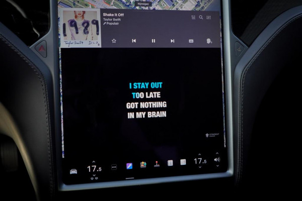 Tesla Model S 75D Base / CCS / Enhanced Autopilot