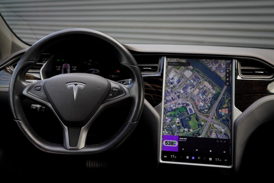 Tesla Model S 75D Base / CCS / Enhanced Autopilot