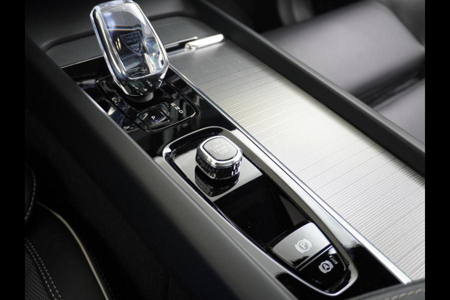 Volvo XC60 2.0 T8 Plug-in hybrid AWD Ultimate Black Edition LONG RANGE | PANO| STOEL/STUUR VERW.| 360 CAMERA| HARMAN KARDON| ELEK. STOEL MET MEMORY|