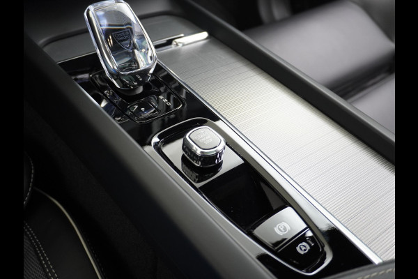 Volvo XC60 2.0 T8 Plug-in hybrid AWD Ultimate Black Edition LONG RANGE | PANO| STOEL/STUUR VERW.| 360 CAMERA| HARMAN KARDON| ELEK. STOEL MET MEMORY|