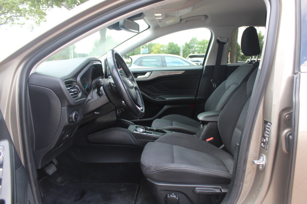 Ford FOCUS Wagon 1.0 EcoBoost Titanium Business / Trekhaak / Camera / B&O / 19'' / Keyless / Navigatie / Stuurverwarming / DAB / Stoelverwarming / Cruise Contro