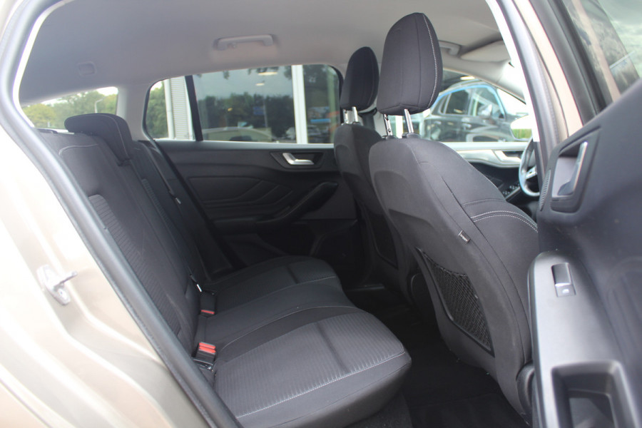 Ford FOCUS Wagon 1.0 EcoBoost Titanium Business / Trekhaak / Camera / B&O / 19'' / Keyless / Navigatie / Stuurverwarming / DAB / Stoelverwarming / Cruise Contro