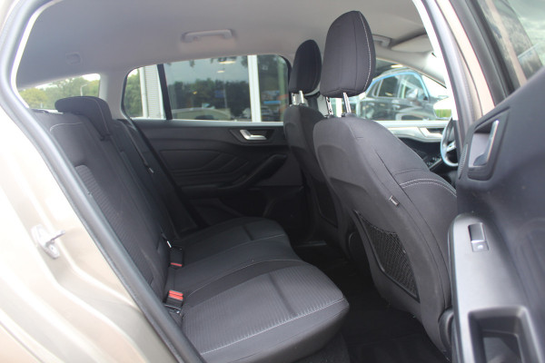 Ford FOCUS Wagon 1.0 EcoBoost Titanium Business / Trekhaak / Camera / B&O / 19'' / Keyless / Navigatie / Stuurverwarming / DAB / Stoelverwarming / Cruise Contro
