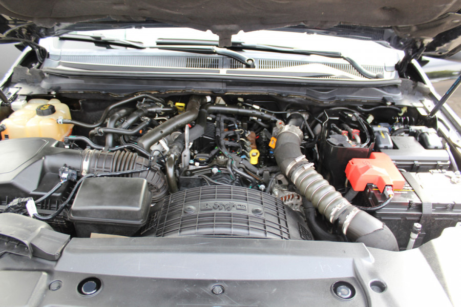 Ford Ranger 2.0-213pk Bi-turbo 'Wildtrak' Supercab. AUTOMAAT / VIER wielaandrijving. Stoere vierwielaangedreven krachtpatser ! Trekgewicht 3.500kg ! Stoel- en voorraamverwarming, Autm. airco dual, Adaptieve cruise control, Navigatie, Telefoonvoorb., Trekhaak etc.
