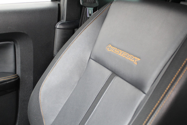 Ford Ranger 2.0-213pk Bi-turbo 'Wildtrak' Supercab. AUTOMAAT / VIER wielaandrijving. Stoere vierwielaangedreven krachtpatser ! Trekgewicht 3.500kg ! Stoel- en voorraamverwarming, Autm. airco dual, Adaptieve cruise control, Navigatie, Telefoonvoorb., Trekhaak etc.