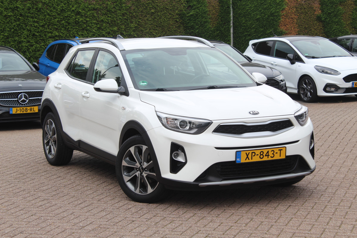 Kia Stonic 1.0 T-GDi DynamicPlusLine / Camera / Navigatie / 17'' / Keyless / Bluetooth / DAB / Cruise Control Kia Stonic 1.0 T-GDi DynamicPlusLine / Camera / Navigatie / 17'' / Keyless / Bluetooth / DAB / Cruise Control