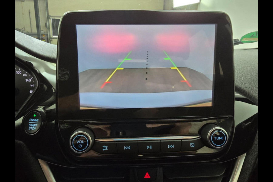 Ford Fiesta Occasion luxe Titanium met zwarte velgen en parkeercamera | Bomvolle auto! | Tweedehands Ford Fiesta in wit | Carplay
