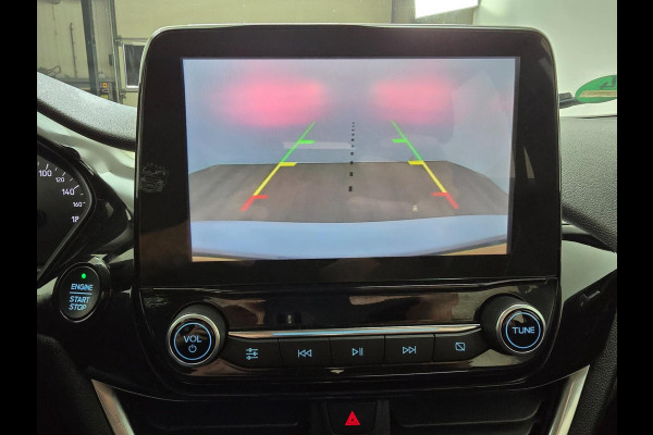 Ford Fiesta Occasion luxe Titanium met zwarte velgen en parkeercamera | Bomvolle auto! | Tweedehands Ford Fiesta in wit | Carplay