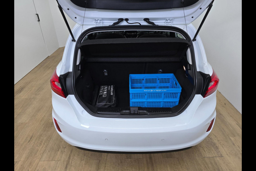 Ford Fiesta Occasion luxe Titanium met zwarte velgen en parkeercamera | Bomvolle auto! | Tweedehands Ford Fiesta in wit | Carplay