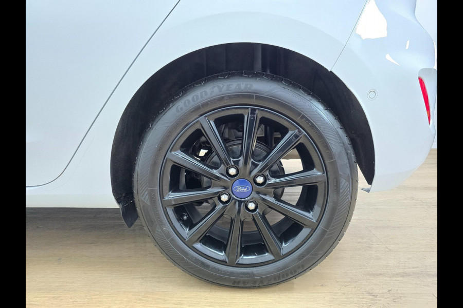 Ford Fiesta Occasion luxe Titanium met zwarte velgen en parkeercamera | Bomvolle auto! | Tweedehands Ford Fiesta in wit | Carplay