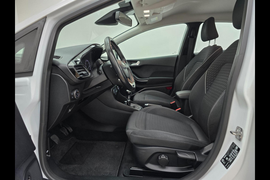 Ford Fiesta Occasion luxe Titanium met zwarte velgen en parkeercamera | Bomvolle auto! | Tweedehands Ford Fiesta in wit | Carplay