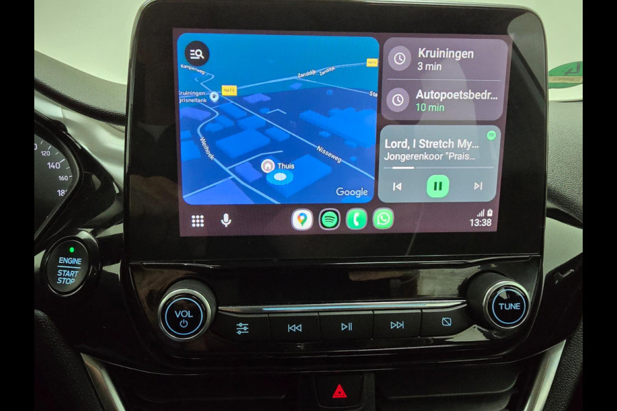 Ford Fiesta Occasion luxe Titanium met zwarte velgen en parkeercamera | Bomvolle auto! | Tweedehands Ford Fiesta in wit | Carplay