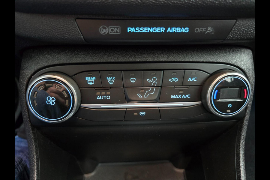 Ford Fiesta Occasion luxe Titanium met zwarte velgen en parkeercamera | Bomvolle auto! | Tweedehands Ford Fiesta in wit | Carplay