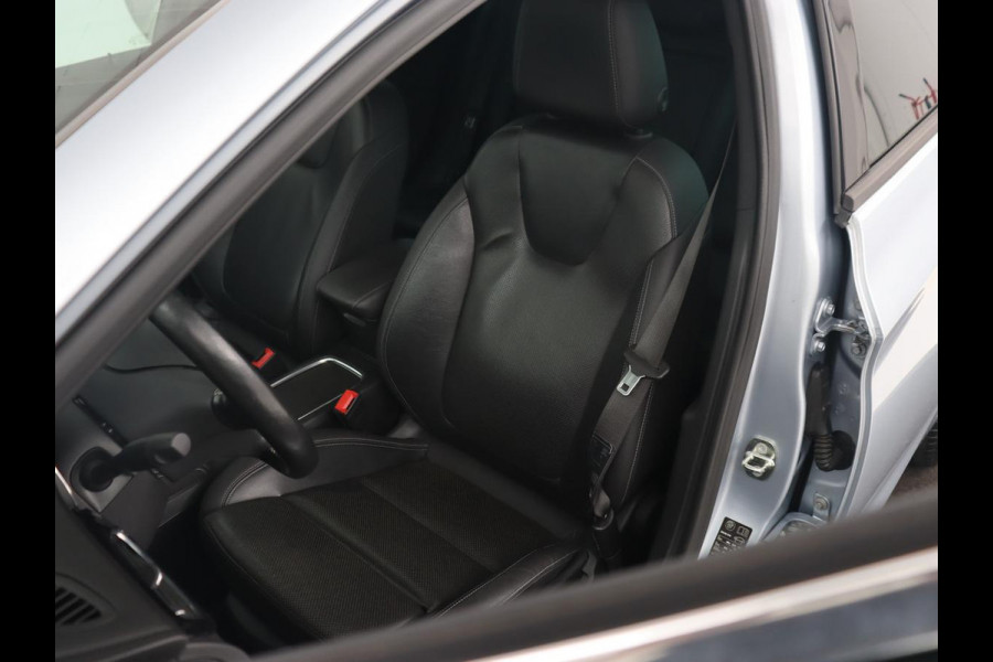 Opel Astra 1.0 Turbo Innovation | Leder | Stoel & stuurverwarming | Trekhaak | Camera | Matrix LED | Navigatie | Carplay | Comfortstoelen | Keyless | Park Assist | Climate control
