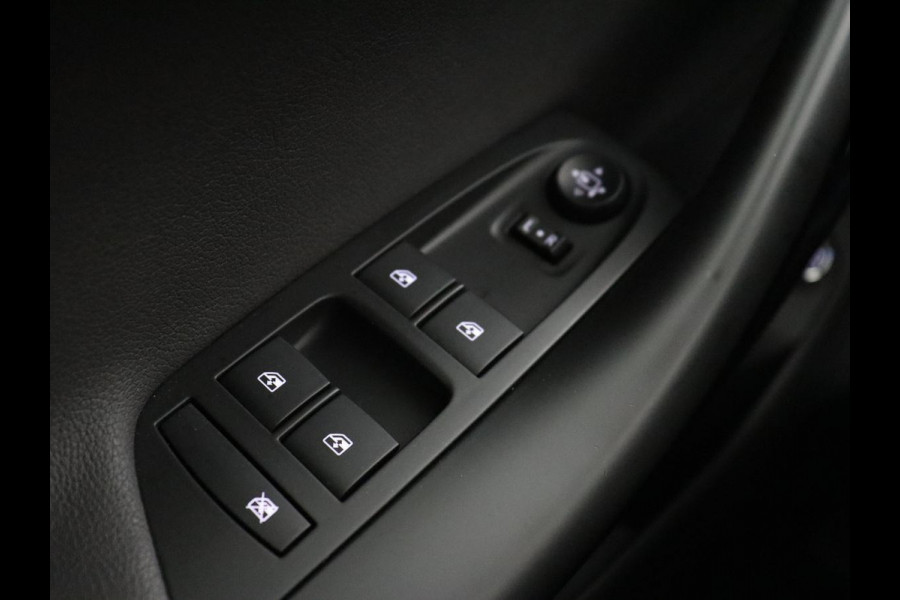 Opel Astra 1.0 Turbo Innovation | Leder | Stoel & stuurverwarming | Trekhaak | Camera | Matrix LED | Navigatie | Carplay | Comfortstoelen | Keyless | Park Assist | Climate control