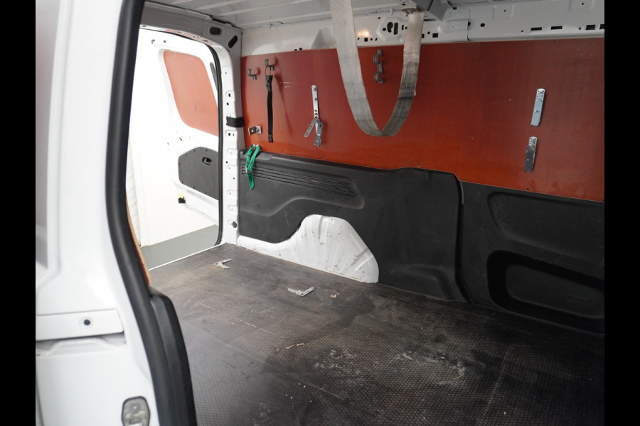 Opel Combo D 131PK L2H1 Trekhaak Airco Navi Camera Apple Carplay Android Auto Cruise Control Pdc DAB Edition+ 1.5CDTi 131pk/300Nm Betonplex Vloer Wandbetimmering Schuifdeur Exterieurpakket 2 Euro 6 1e Eigenaar Zeer Compleet 1200kg trekvermogen Uniek met dit vermogen!