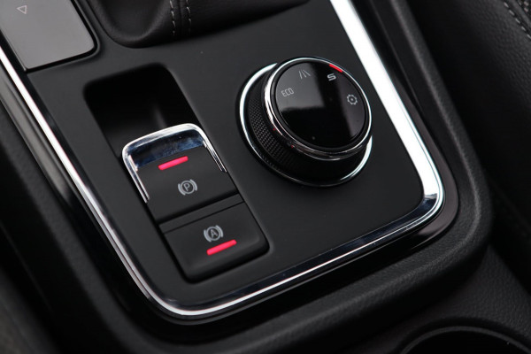 Seat Ateca 1.5 TSI Xcellence / PANO / KEYLESS / VIRTUAL / 360 / ACC / CARPLAY