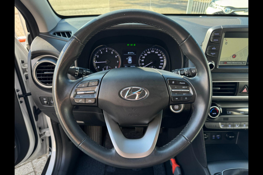 Hyundai Kona 1.0T Fashion TREKHAAK / HEAD-UP DISPLAY / NAVI / CAMERA / PDC / NL AUTO / CRUISE CONTROL / BLUETOOTH / KEYLESS