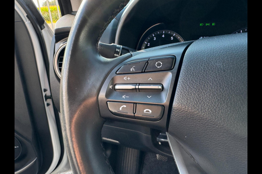 Hyundai Kona 1.0T Fashion TREKHAAK / HEAD-UP DISPLAY / NAVI / CAMERA / PDC / NL AUTO / CRUISE CONTROL / BLUETOOTH / KEYLESS