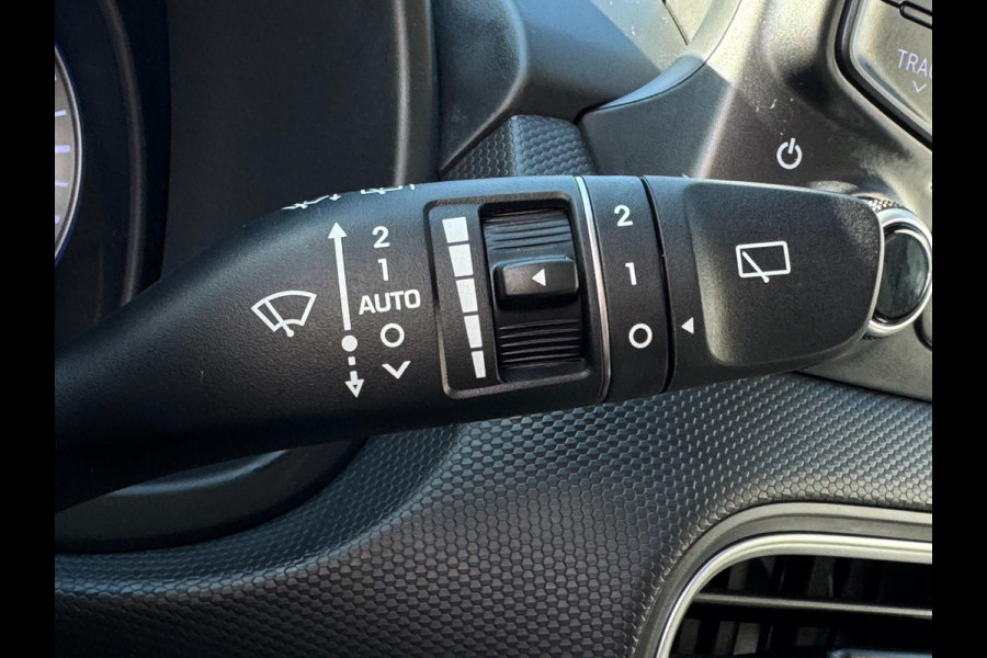 Hyundai Kona 1.0T Fashion TREKHAAK / HEAD-UP DISPLAY / NAVI / CAMERA / PDC / NL AUTO / CRUISE CONTROL / BLUETOOTH / KEYLESS