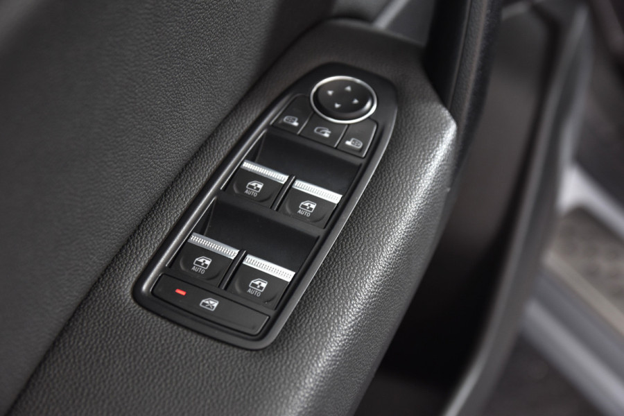 Renault Captur 1.0 TCe 100 PK Intens | Cruise | PDC | Camera | App. Connect | ECC | Trekhaak | LM 17" |