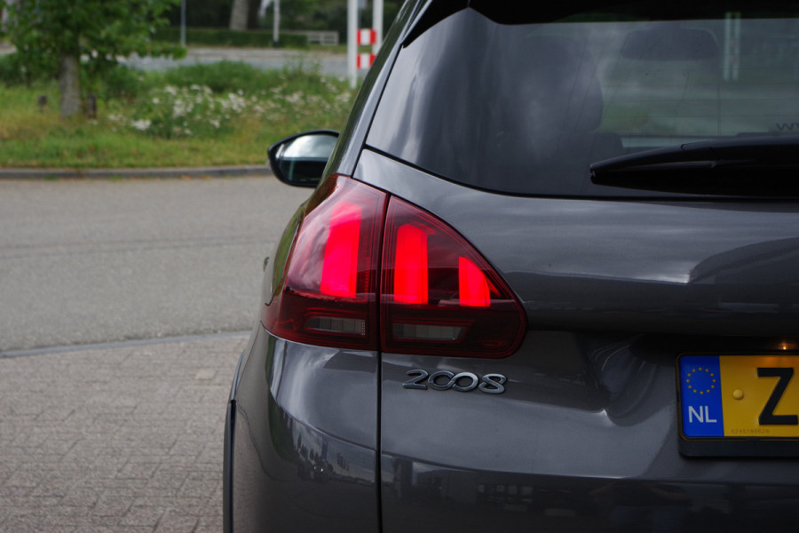 Peugeot 2008 1.2 PureTech 130 PK Automaat GT-Line, Trekhaak, Panoramadak, Climate Control