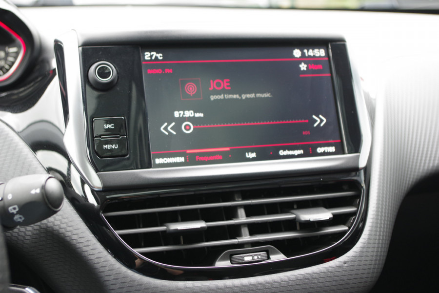 Peugeot 2008 1.2 PureTech 130 PK Automaat GT-Line, Trekhaak, Panoramadak, Climate Control