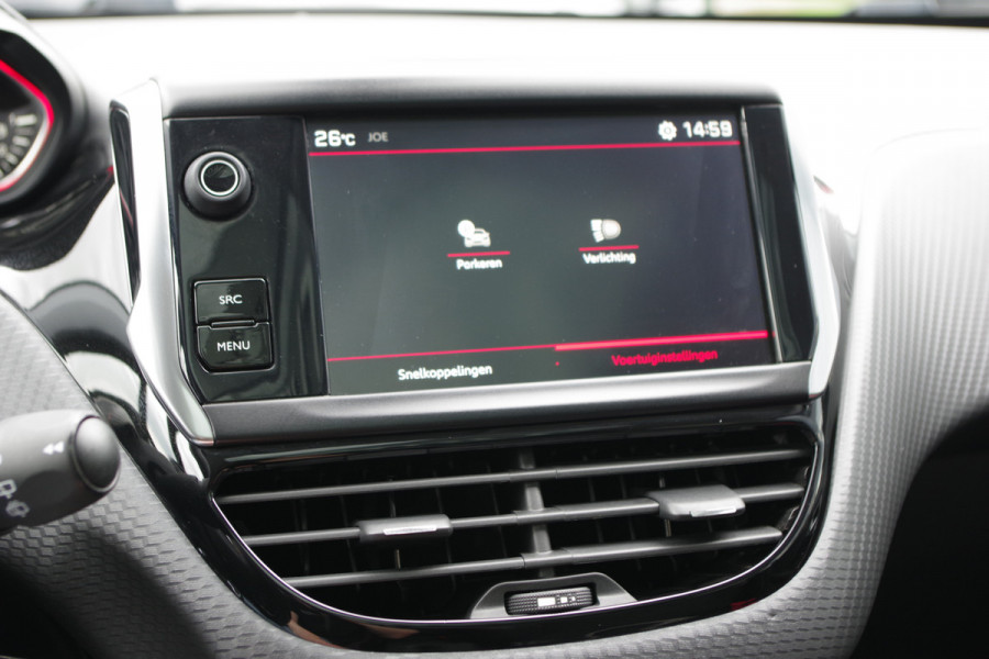 Peugeot 2008 1.2 PureTech 130 PK Automaat GT-Line, Trekhaak, Panoramadak, Climate Control
