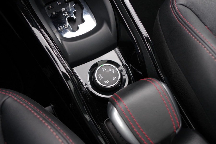 Peugeot 2008 1.2 PureTech 130 PK Automaat GT-Line, Trekhaak, Panoramadak, Climate Control