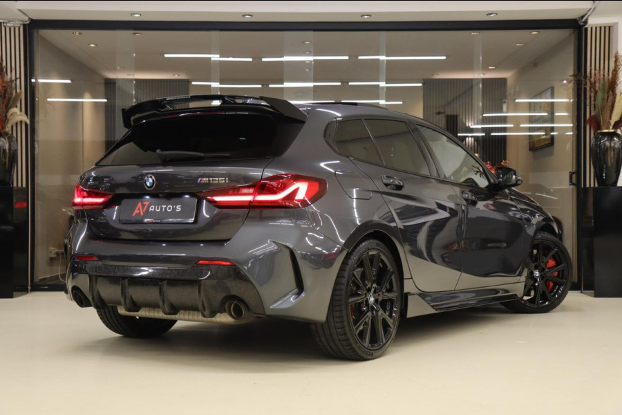 BMW 1-serie M135i xDrive High Executive M Performance Forged Carbon PANO/Kuip/HEADUP/H&K/BOMVOL