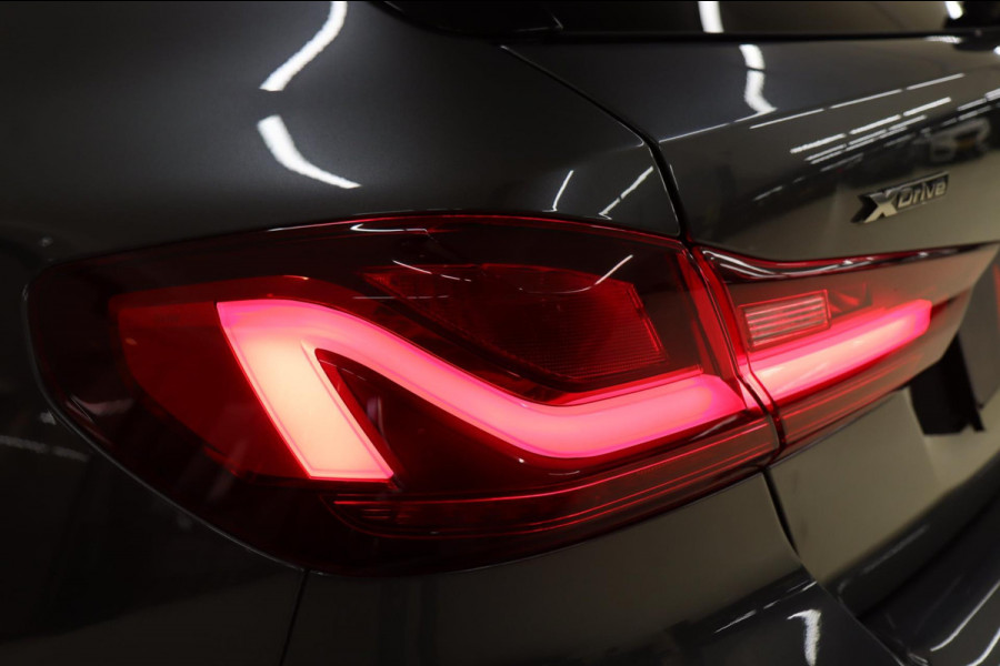 BMW 1-serie M135i xDrive High Executive M Performance Forged Carbon PANO/Kuip/HEADUP/H&K/BOMVOL