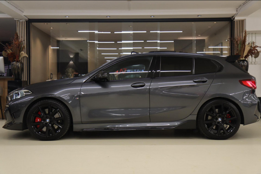 BMW 1-serie M135i xDrive High Executive M Performance Forged Carbon PANO/Kuip/HEADUP/H&K/BOMVOL