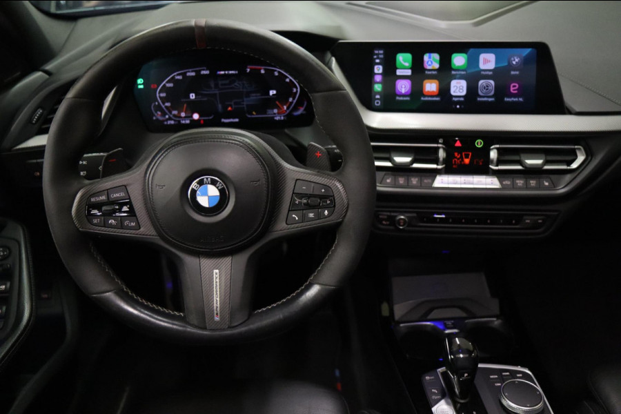 BMW 1-serie M135i xDrive High Executive M Performance Forged Carbon PANO/Kuip/HEADUP/H&K/BOMVOL