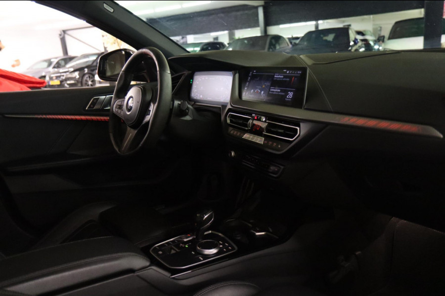 BMW 1-serie M135i xDrive High Executive M Performance Forged Carbon PANO/Kuip/HEADUP/H&K/BOMVOL