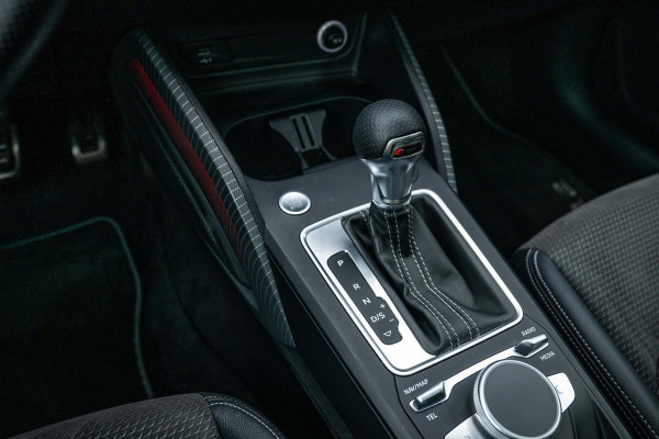 Audi Q2 35 TFSI S-Line ACC Sfeer Trekhaak Pano Black Optic