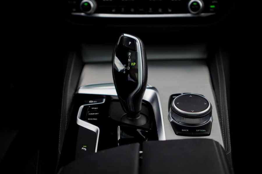 BMW 5 Serie Touring 520i High Executive Edition / M-Sport / Pano / Trekhaak