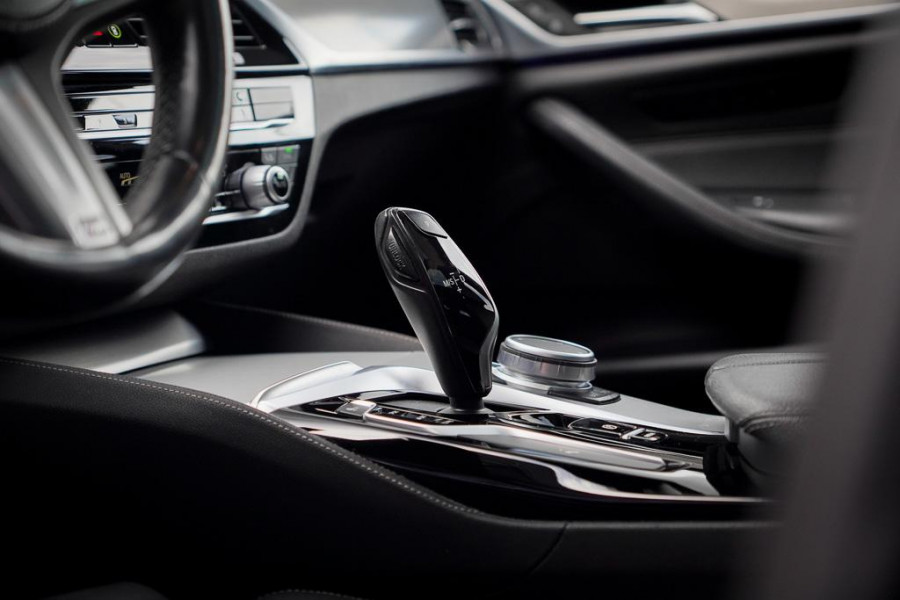 BMW 5 Serie Touring 520i High Executive Edition / M-Sport / Pano / Trekhaak